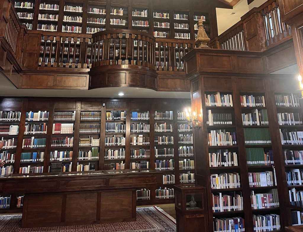 Lanier Theological Library